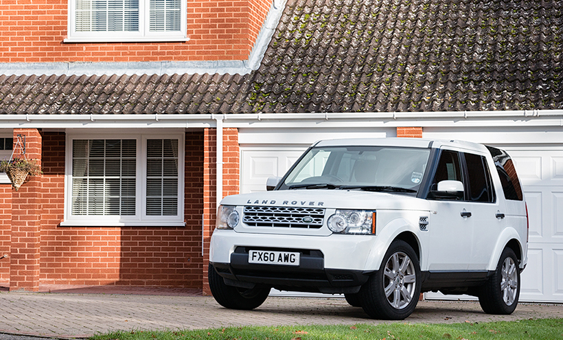 Automotive Photographer photographs Land Rover Discovery