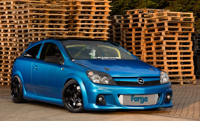 automotive photographer Darren Woolway photographs Vauxhall Astra VXR for Performance Vauxhall Magazine
